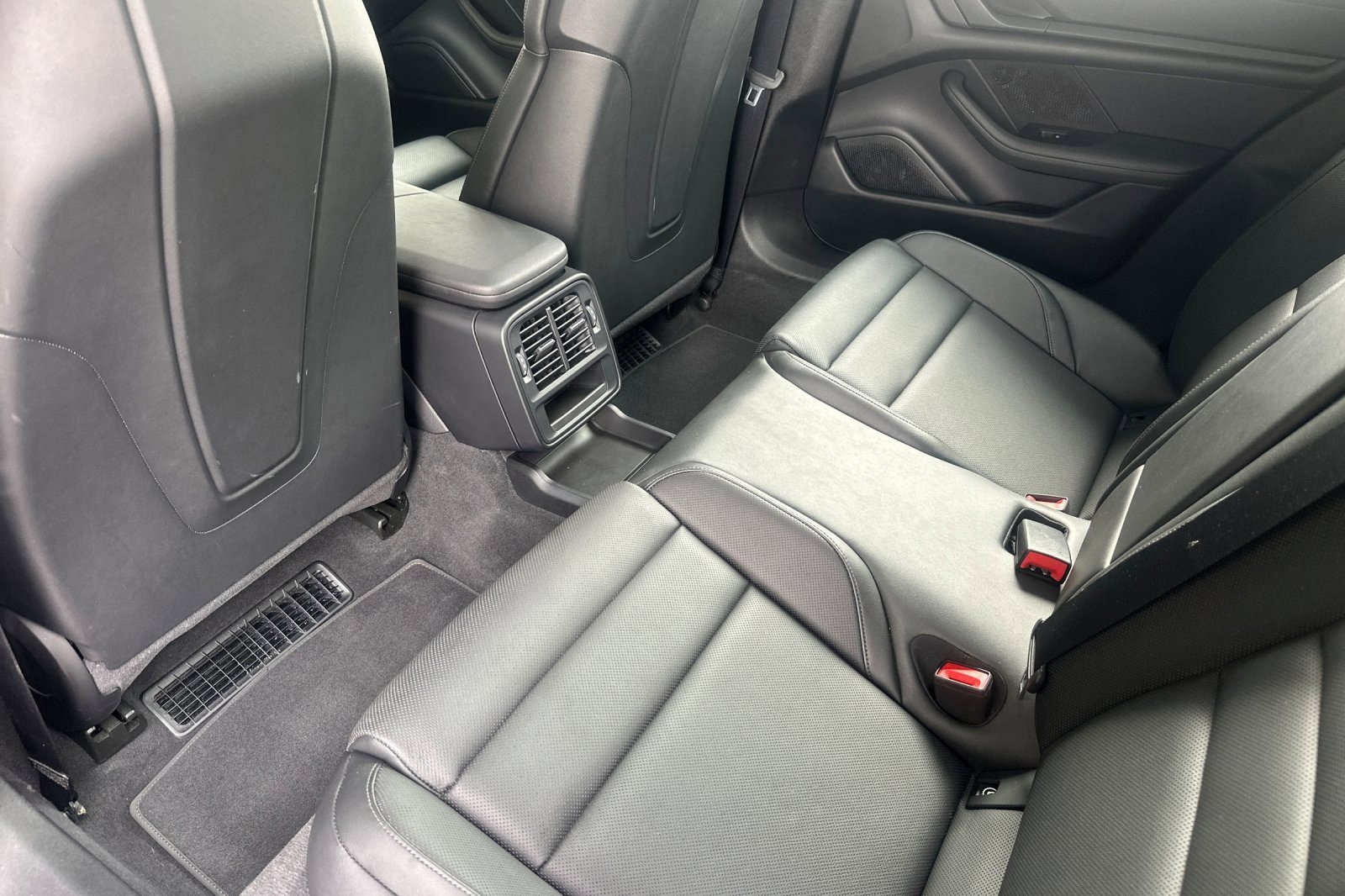 Used 2023 Porsche Taycan w/ Premium Package image 11