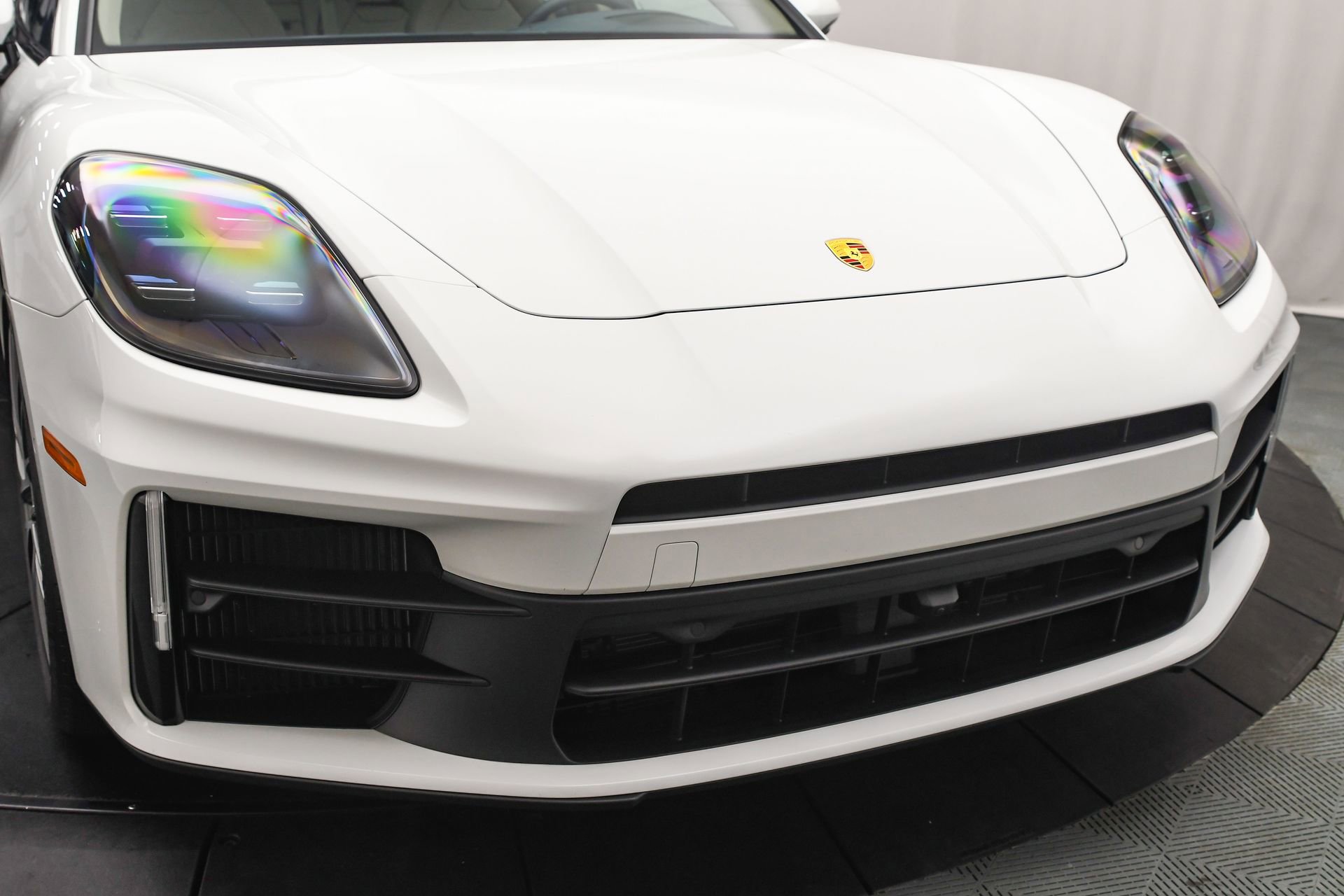 Used 2025 Porsche Panamera 4 image 26