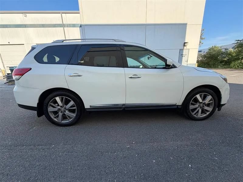 Used 2015 Nissan Pathfinder Platinum AWD/4WD image 18
