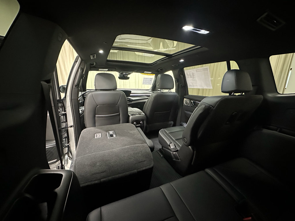 Certified 2025 Buick Enclave Avenir AWD/4WD image 23