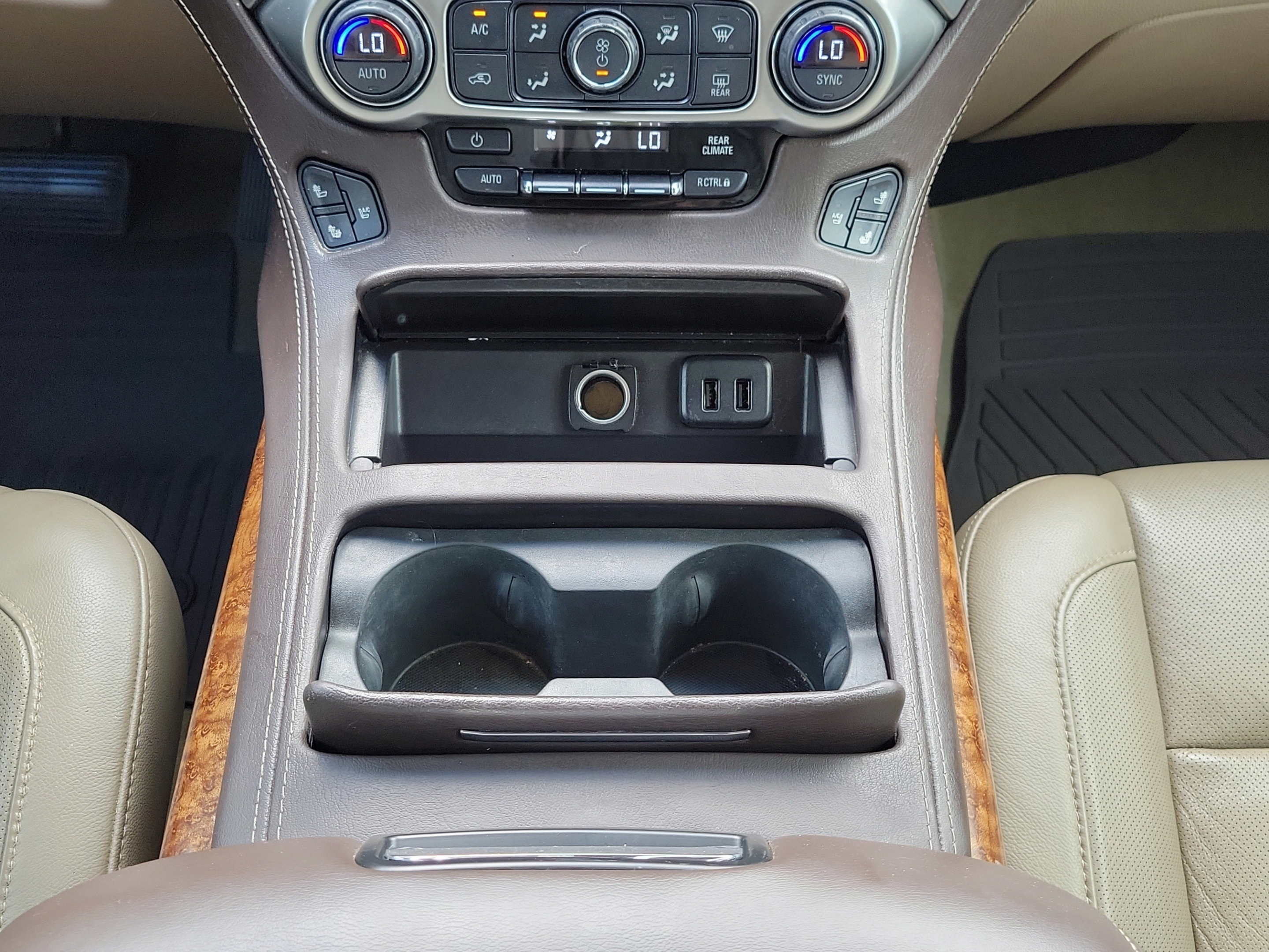 Used 2016 Chevrolet Suburban LTZ RWD image 17