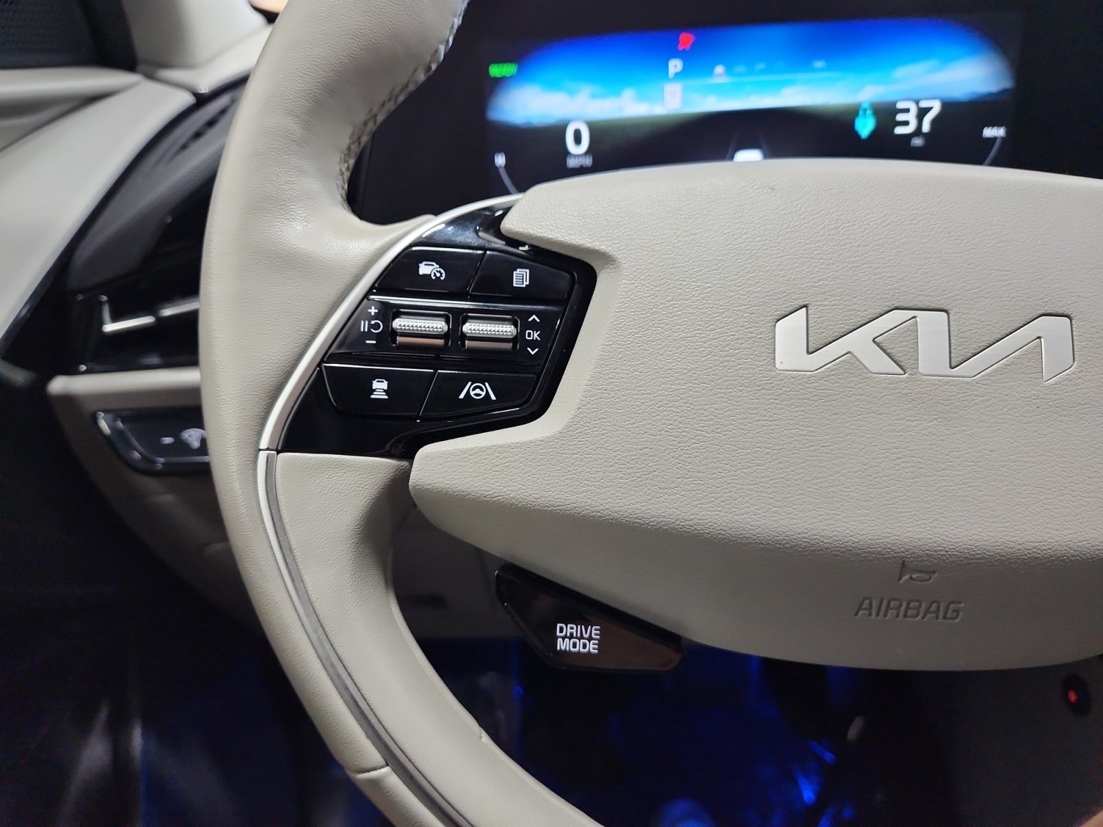 Used 2023 Kia Niro Wind w/ Wind Preserve Package FWD image 17