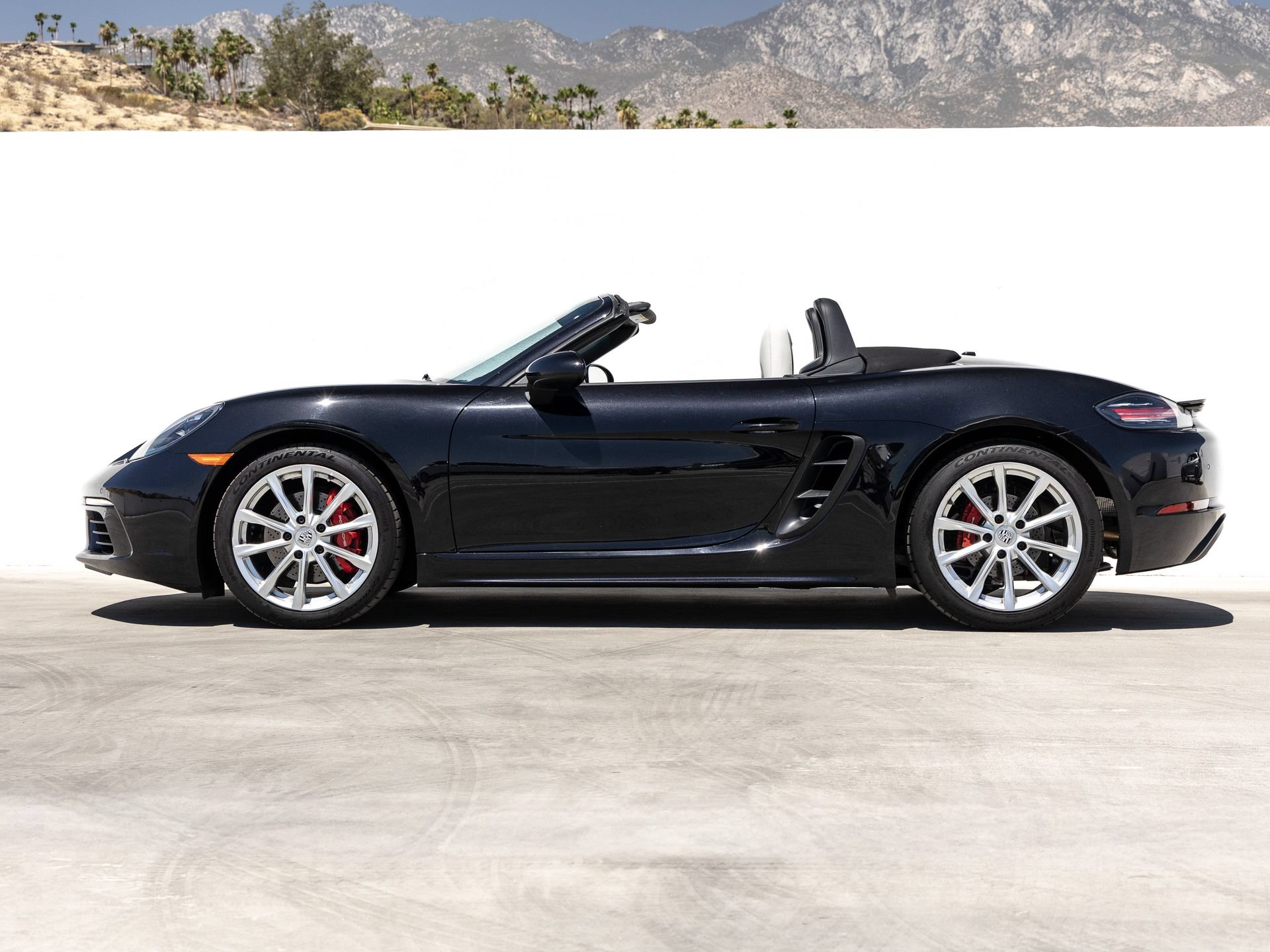Certified 2025 Porsche 718 Boxster S RWD image 2
