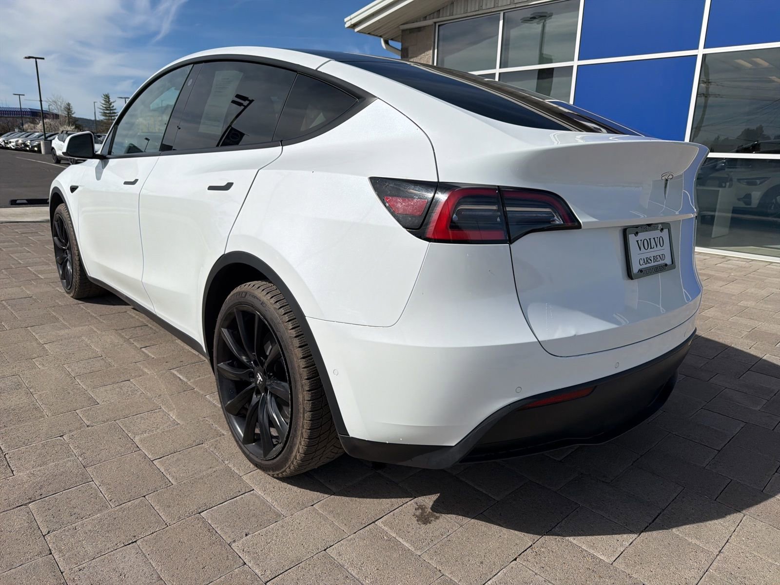 Used 2021 Tesla Model Y Standard Range image 4