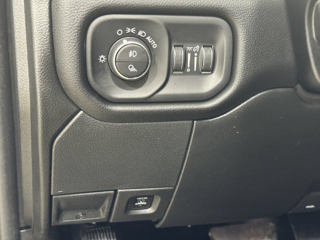 Used 2022 RAM 3500 Laramie AWD/4WD image 35