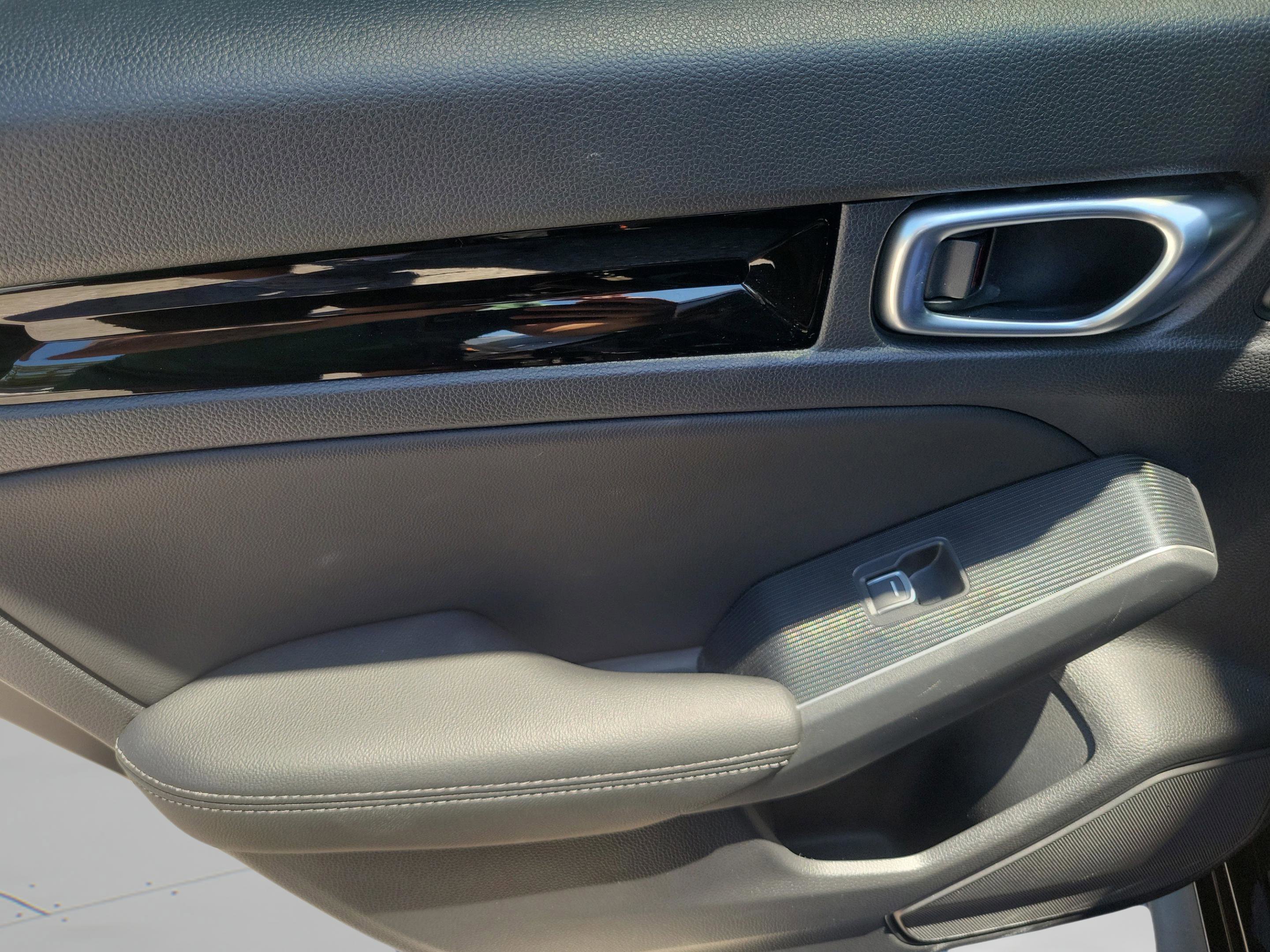 Used 2024 Honda Civic Sport Touring image 5