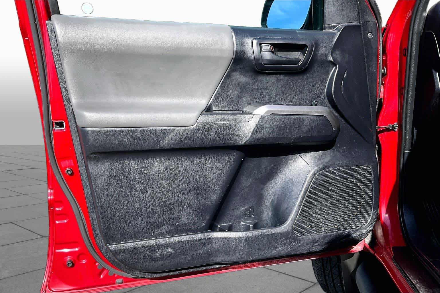 Certified 2020 Toyota Tacoma SR5 AWD/4WD image 20