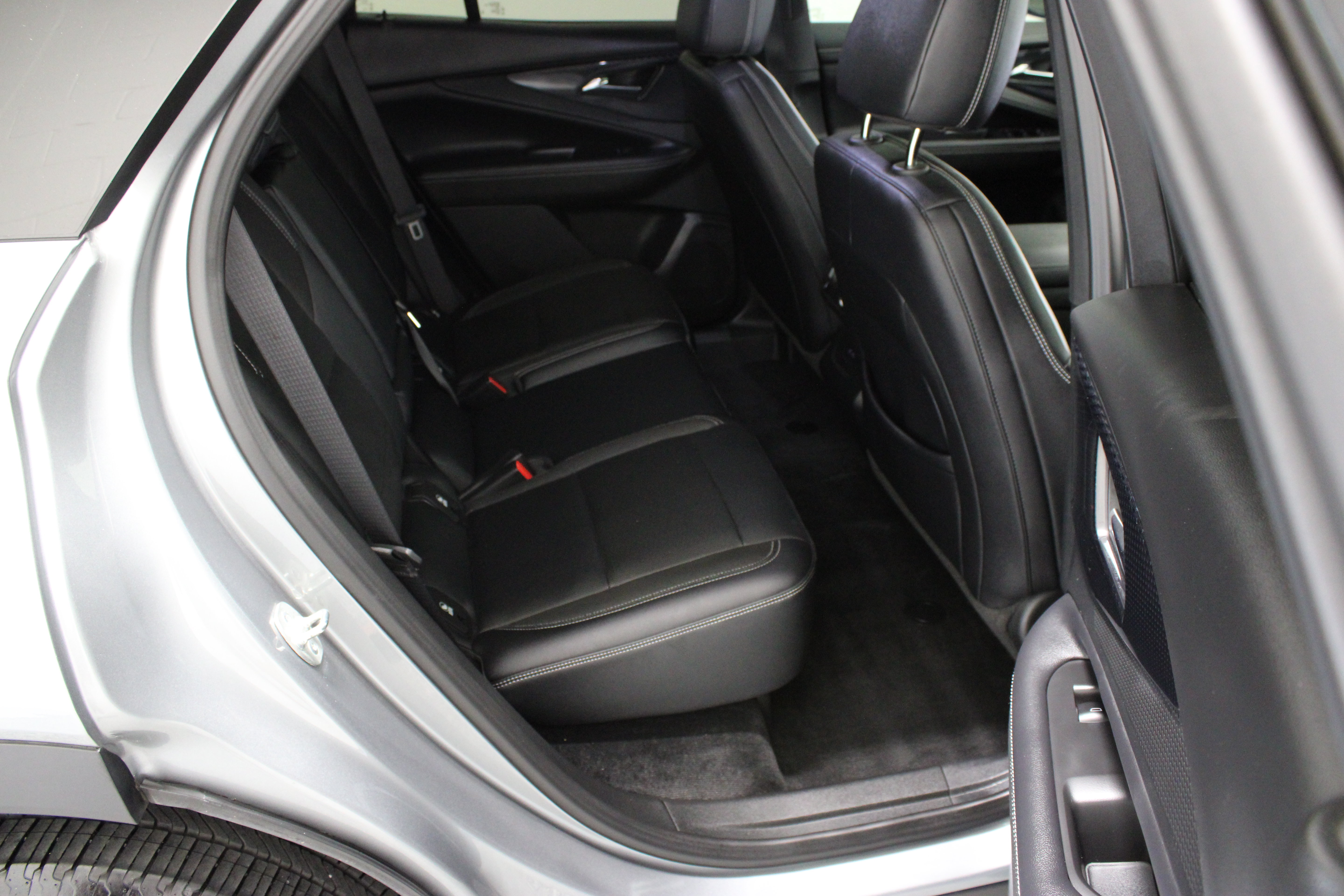 Used 2025 Chevrolet Blazer EV LT FWD image 34