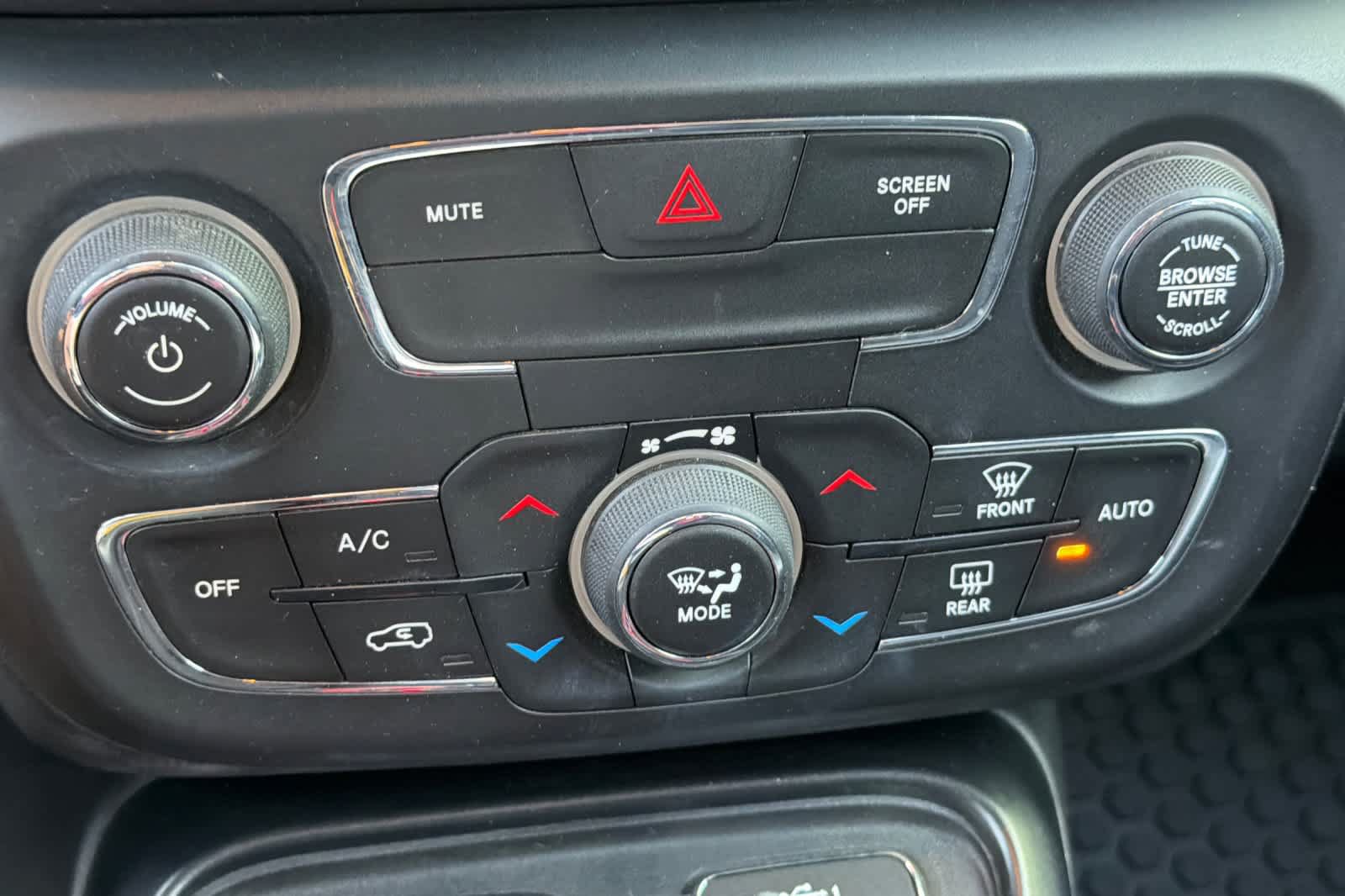 Used 2020 Jeep Compass Trailhawk AWD/4WD image 22