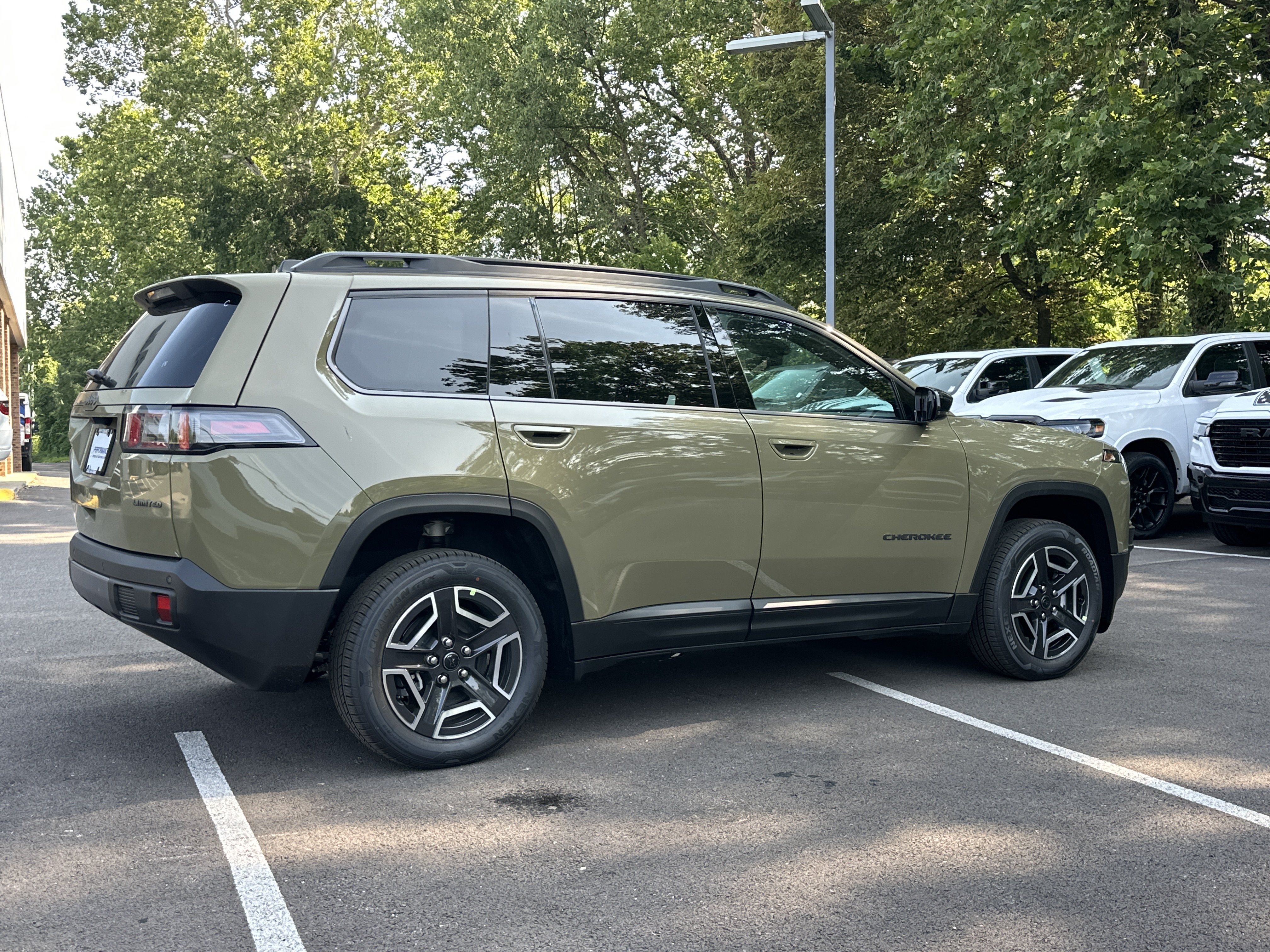 New 2026 Jeep Cherokee Limited AWD/4WD image 18