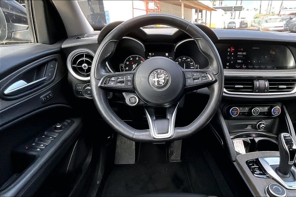 Used 2021 Alfa Romeo Stelvio Ti w/ Nero Edizione AWD/4WD image 7