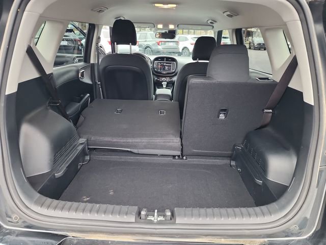 Used 2023 Kia Soul LX image 28