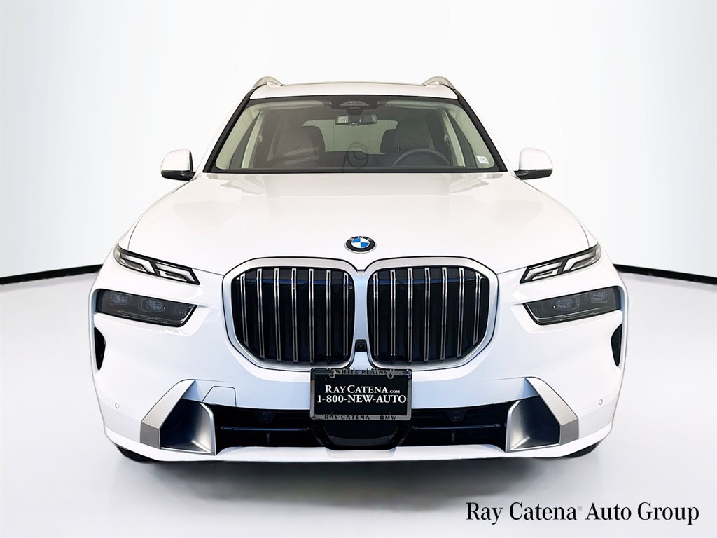 Used 2026 BMW X7 xDrive40i w/ Premium Package AWD/4WD image 2