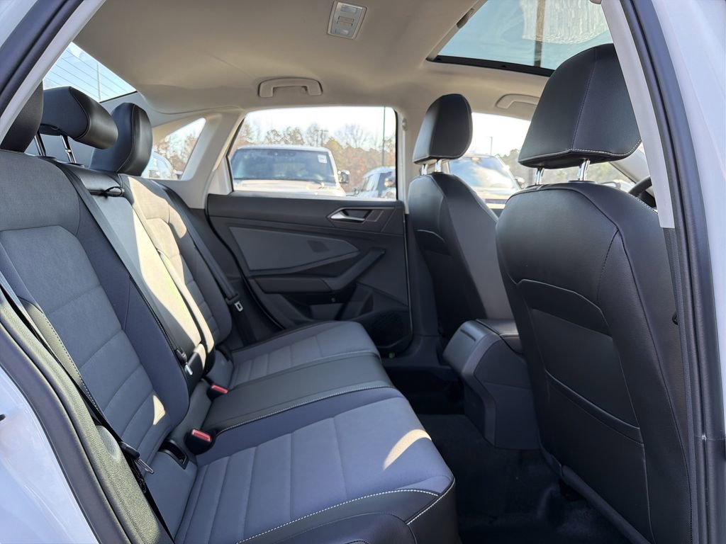 New 2026 Volkswagen Jetta SE FWD image 16