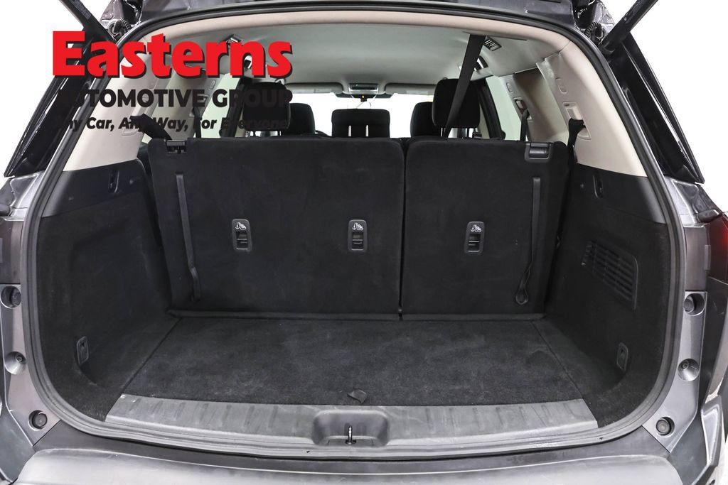 Used 2025 Nissan Pathfinder SV FWD image 9