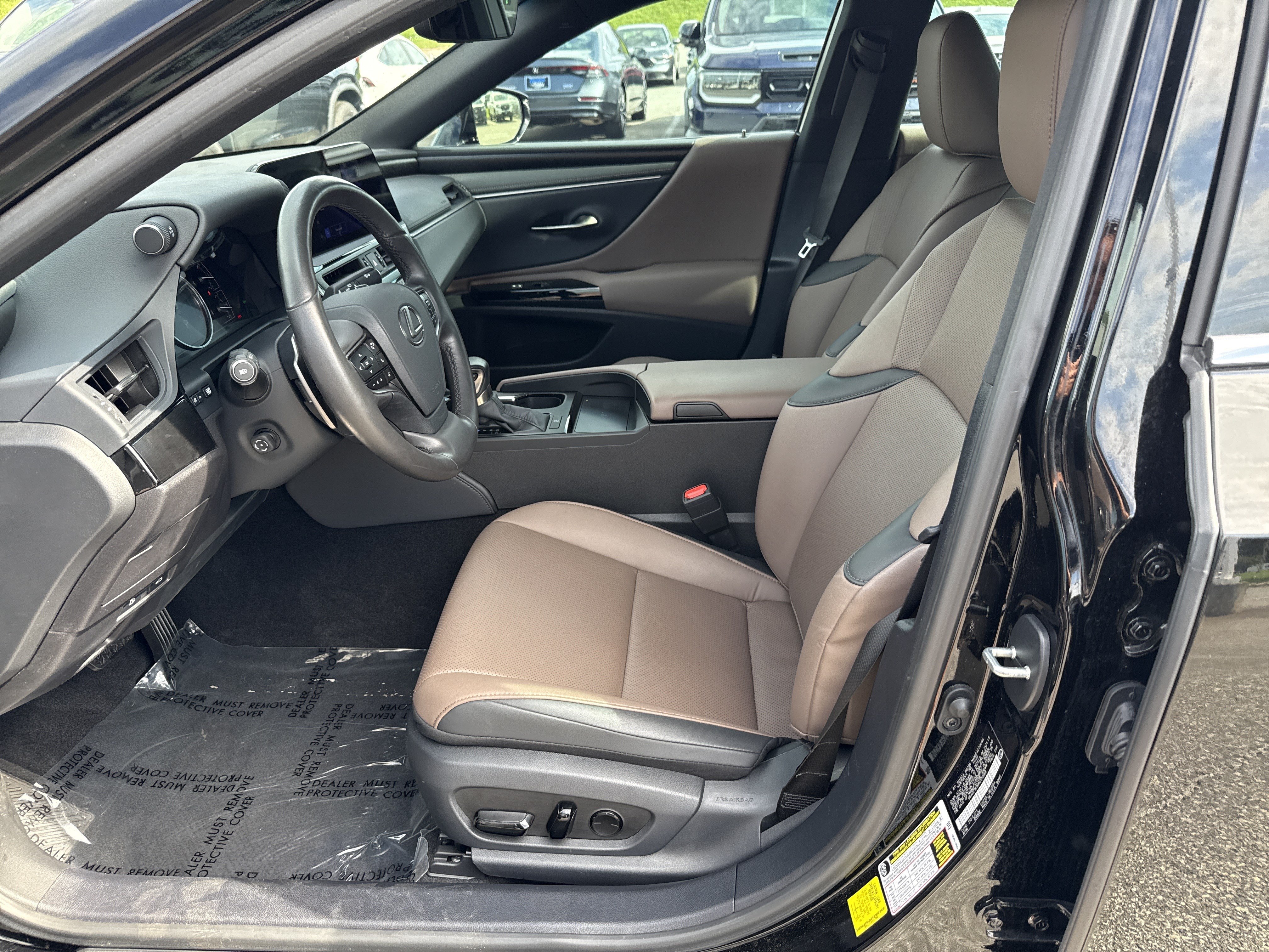 Used 2024 Lexus ES 350 w/ Premium Package FWD image 16