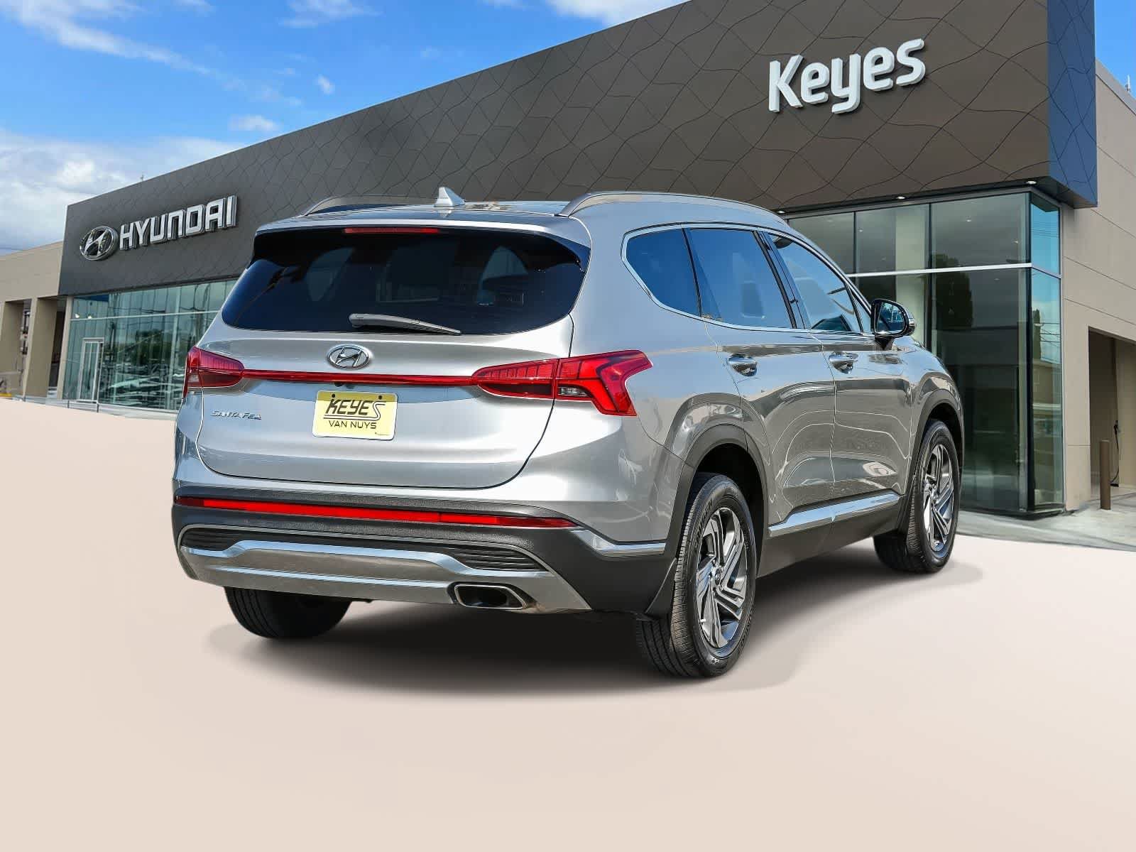 Certified 2023 Hyundai Santa Fe SEL w/ Premium Package FWD image 4