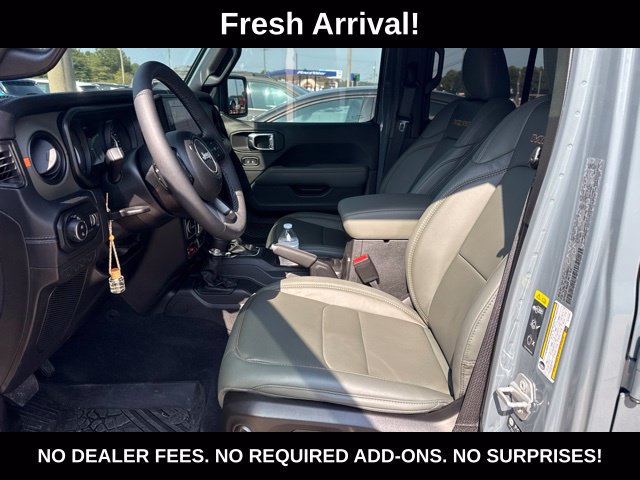 Used 2025 Jeep Gladiator Mojave AWD/4WD image 10