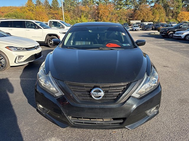 Used 2018 Nissan Altima 2.5 SR w/ SR Midnight Edition image 2