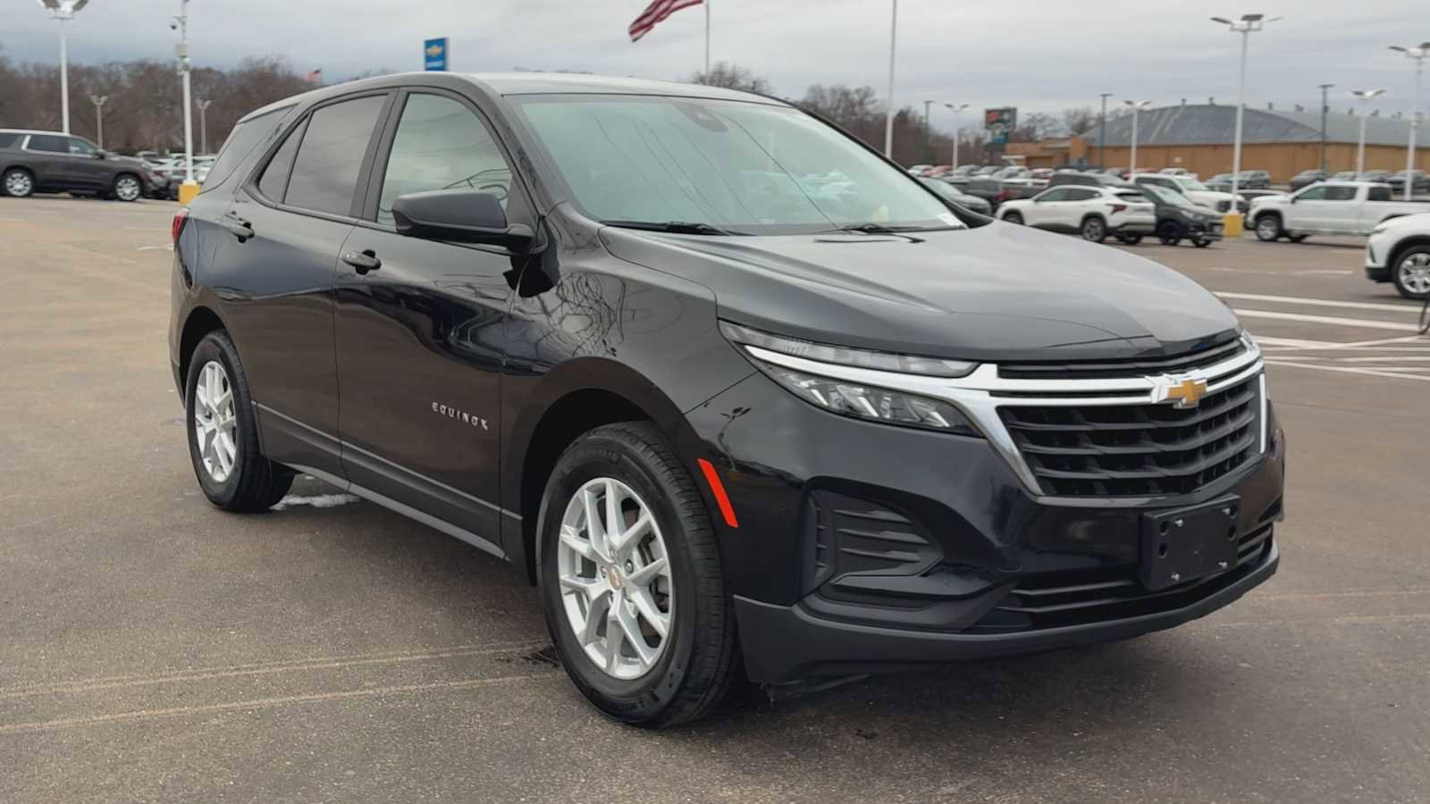 Used 2024 Chevrolet Equinox LS w/ LS Convenience Package image 8