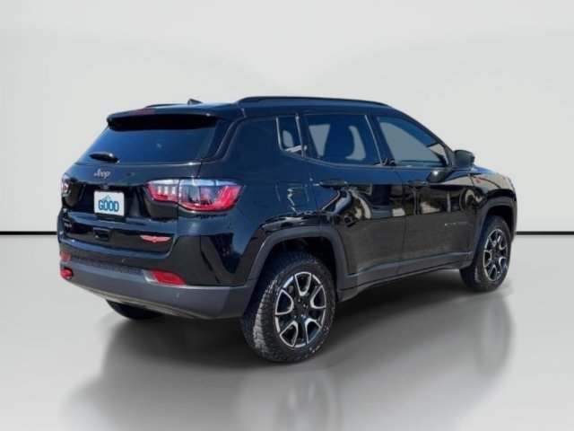 Used 2024 Jeep Compass Trailhawk AWD/4WD image 5