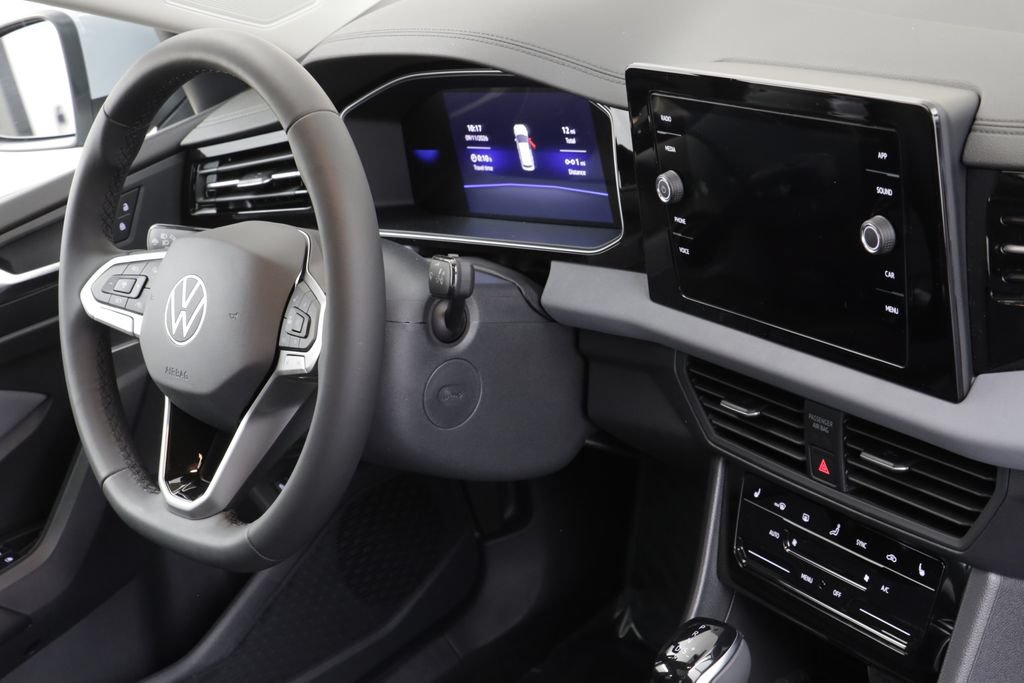 New 2027 Volkswagen Jetta SE FWD image 22