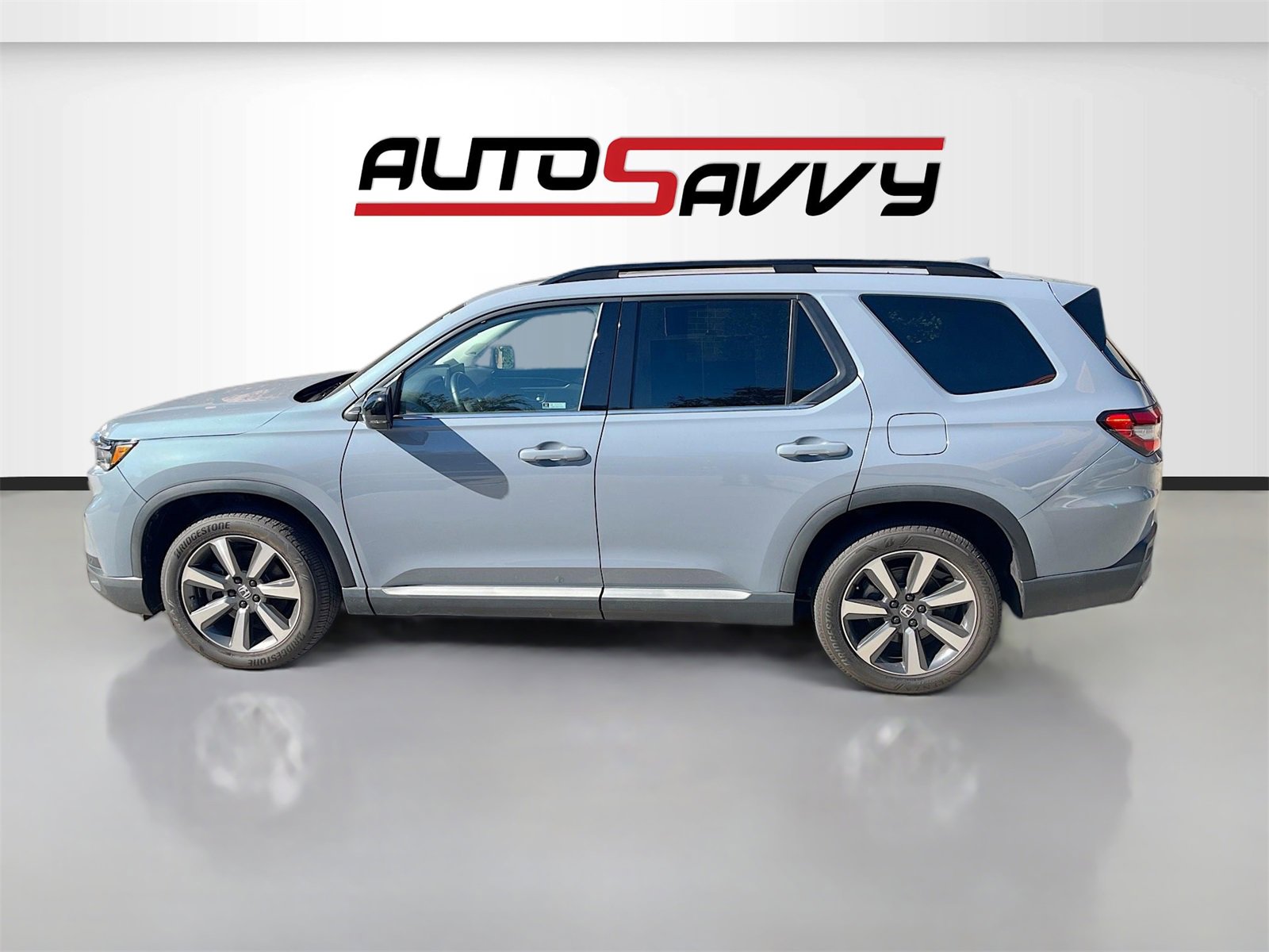 Used 2024 Honda Pilot Touring image 4