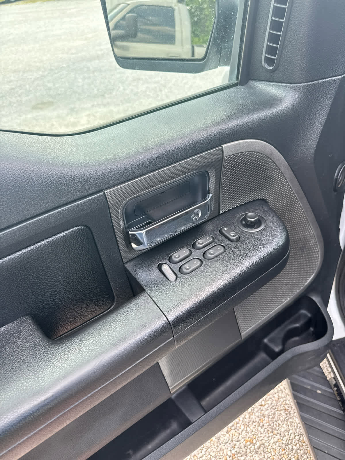 Used 2006 Ford F150 FX4 image 8