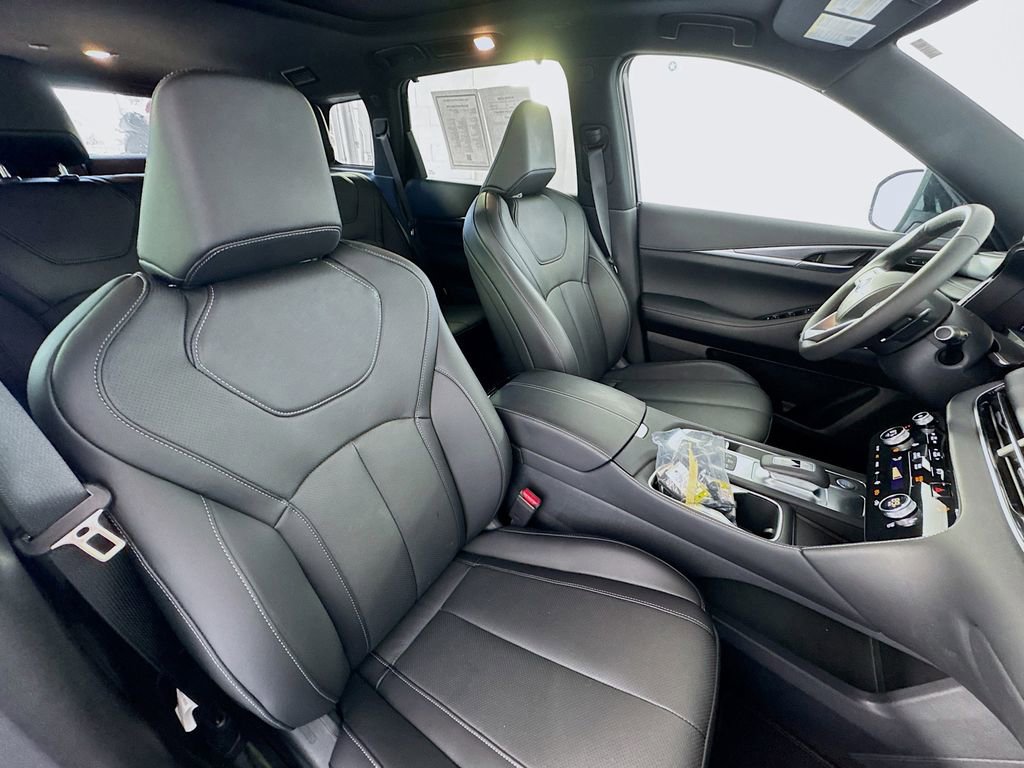 Certified 2025 INFINITI QX60 Luxe w/ Black Edition image 31