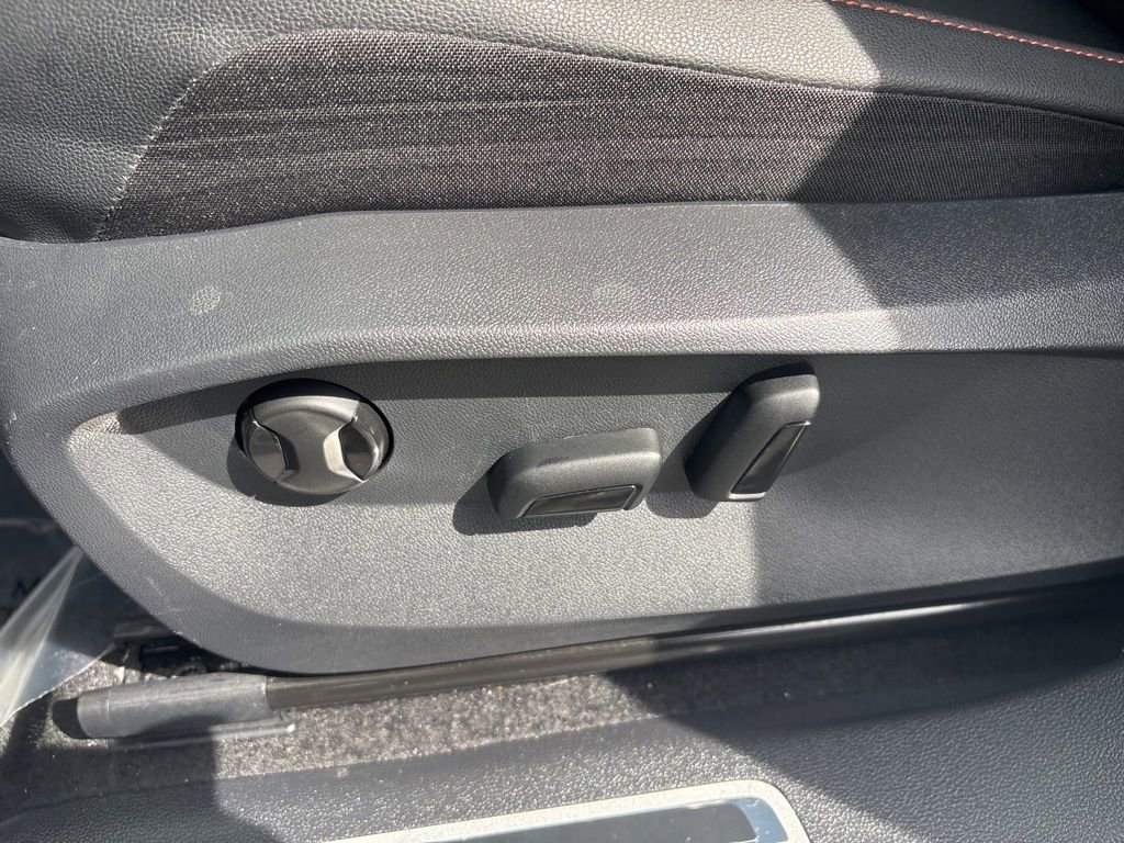 Used 2024 Volkswagen Tiguan Wolfsburg Edition w/ Panoramic Sunroof Package image 20