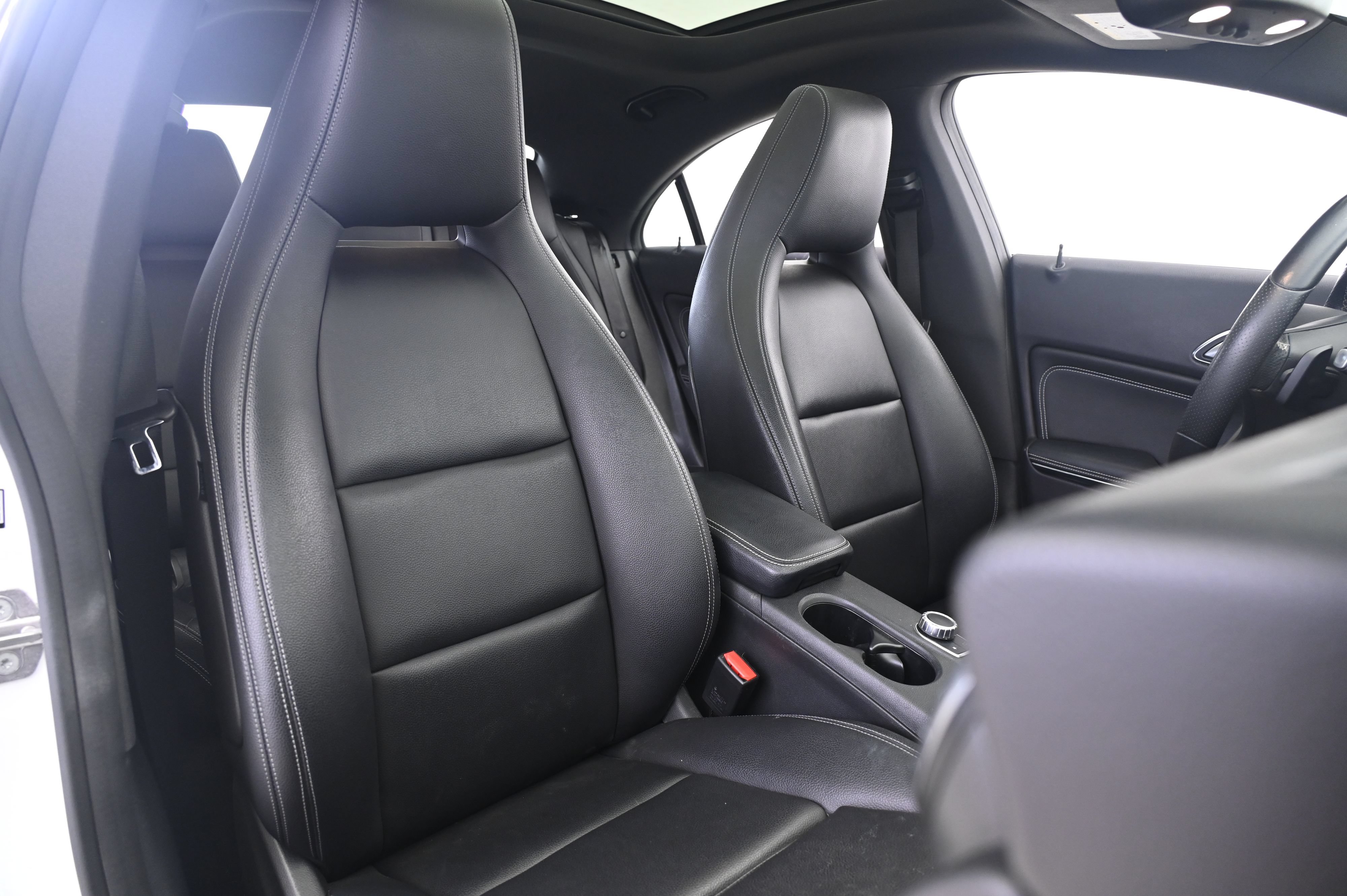 Used 2018 Mercedes-Benz CLA 250 4MATIC image 24