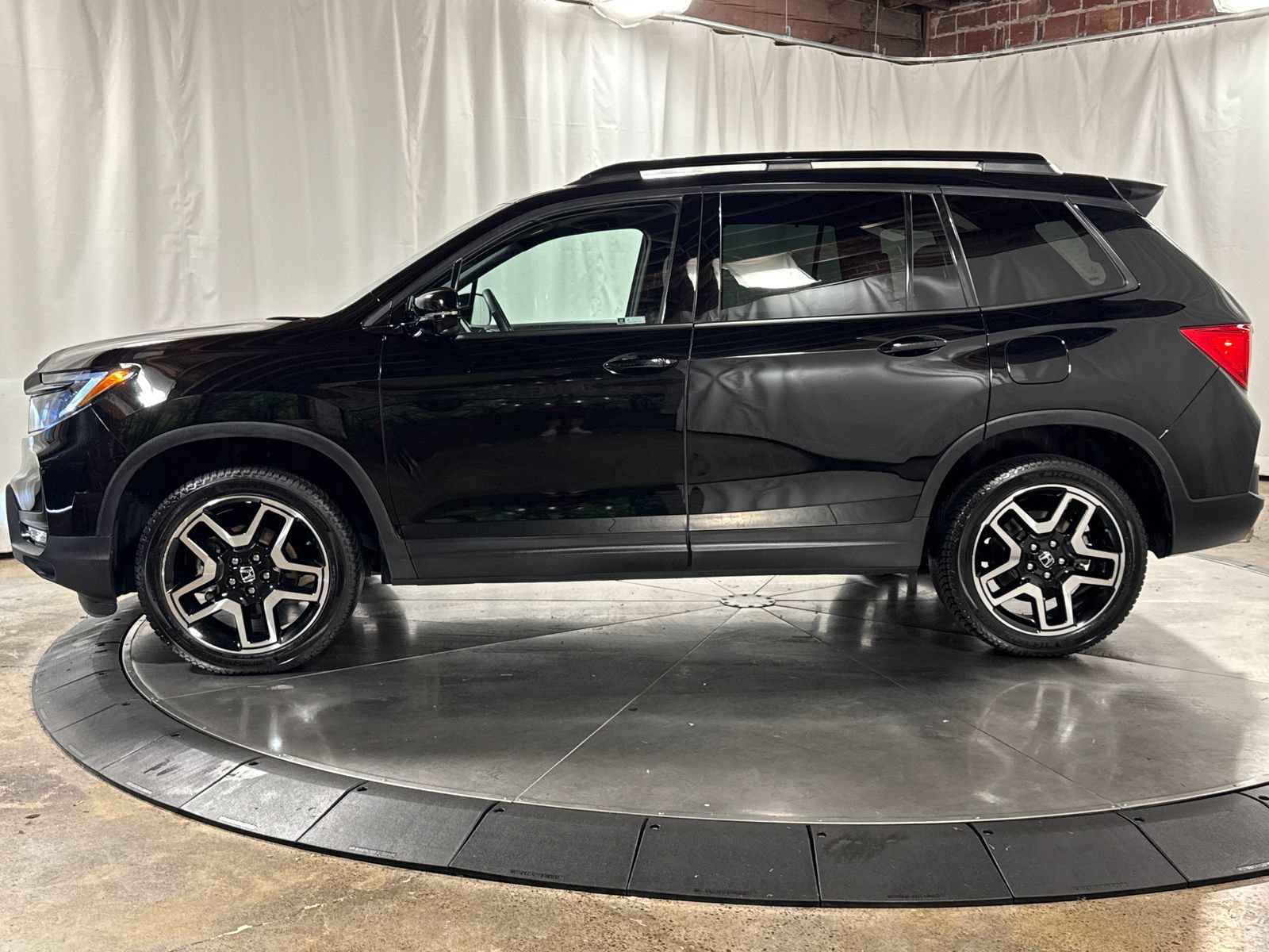 Certified 2023 Honda Passport Elite image 8