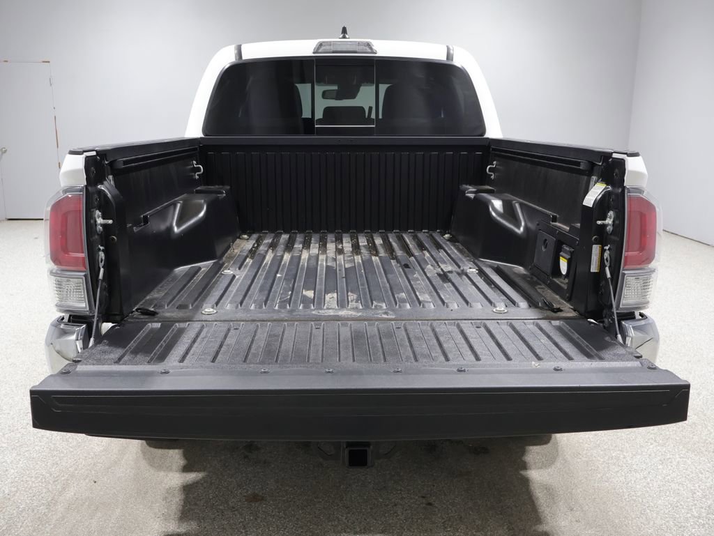 Certified 2023 Toyota Tacoma TRD Off-Road AWD/4WD image 5