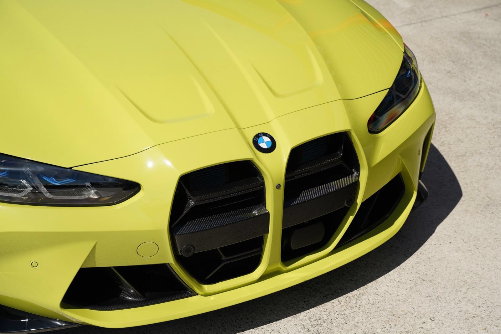 Used 2021 BMW M4 Competition w/ M Carbon Exterior Package RWD image 3
