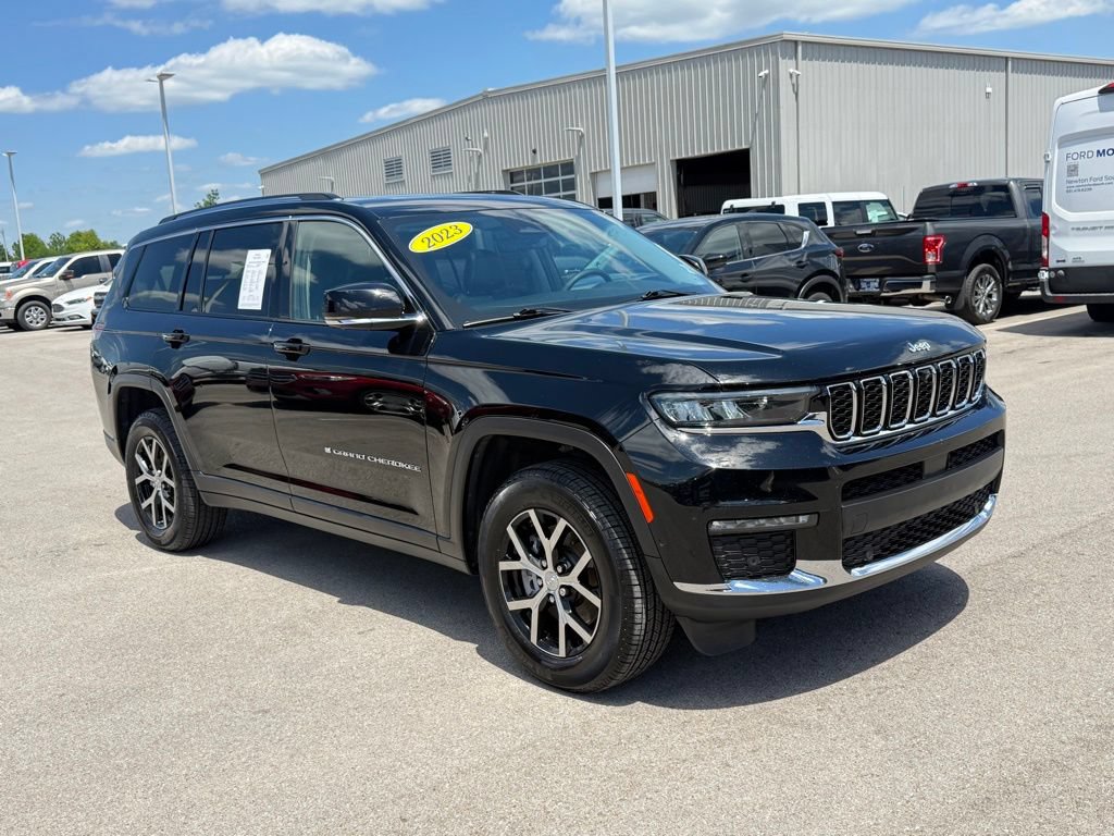 Used 2023 Jeep Grand Cherokee L Limited w/ Luxury Tech Group II AWD/4WD image 2