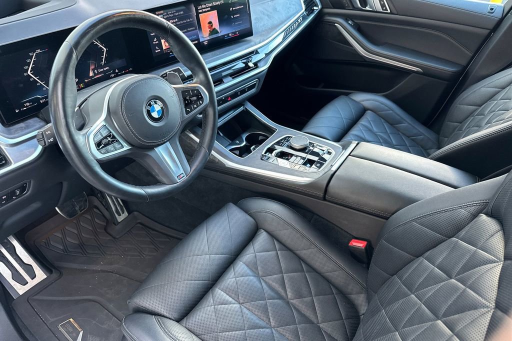 Used 2023 BMW X7 xDrive40i w/ M Sport Package image 9