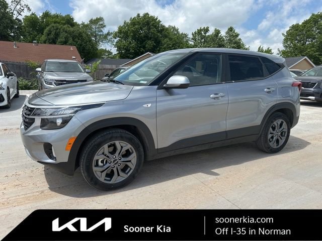 Used 2024 Kia Seltos LX AWD/4WD image 1