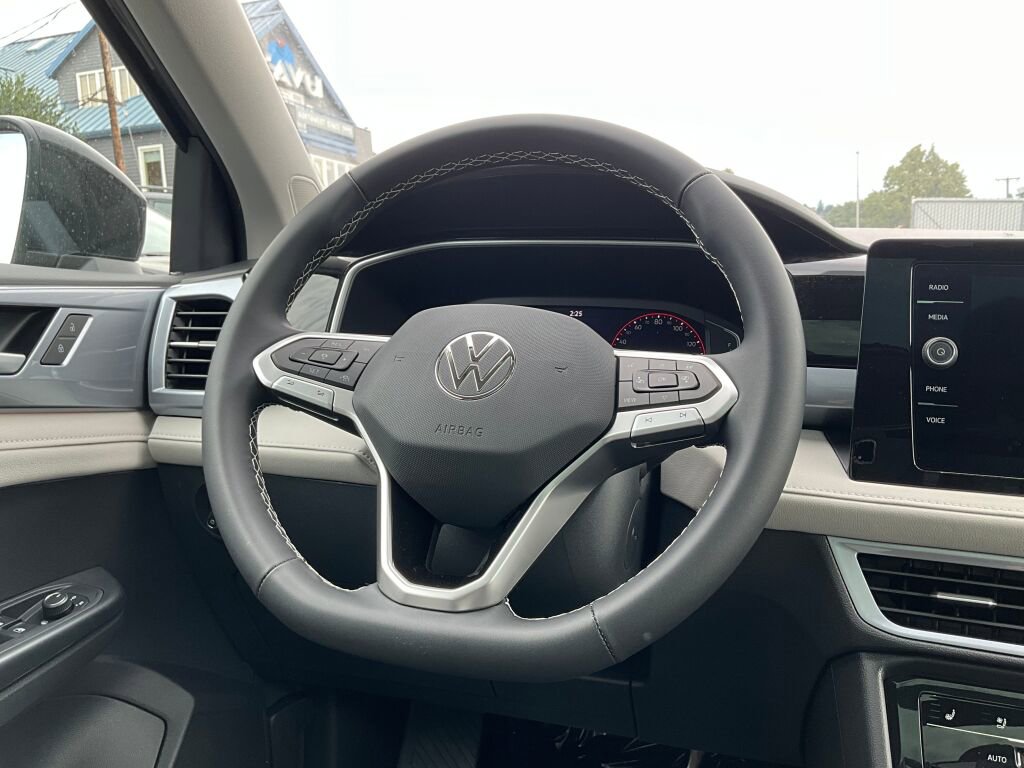New 2025 Volkswagen Taos SEL AWD/4WD image 19