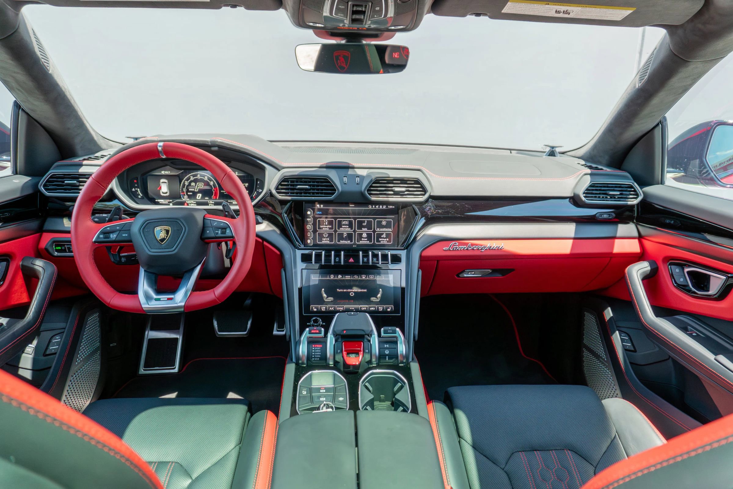 Used 2024 Lamborghini Urus S AWD/4WD image 15
