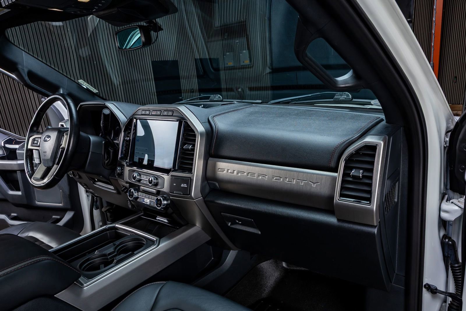 Used 2022 Ford F450 Platinum w/ FX4 Off-Road Package AWD/4WD image 17