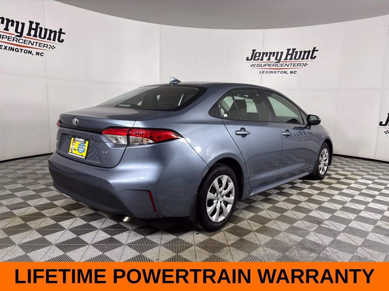 Used 2025 Toyota Corolla LE FWD image 6