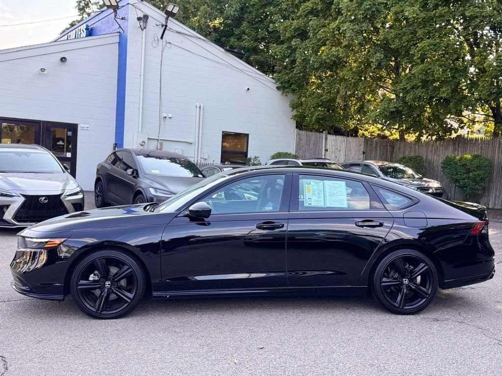 Used 2024 Honda Accord Sport image 3