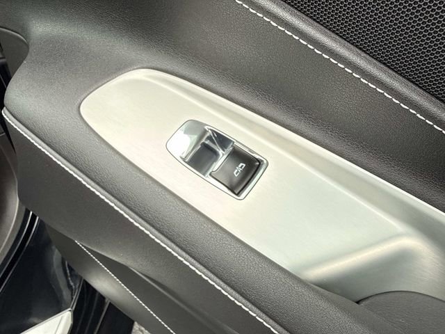 Used 2020 Chevrolet Corvette Stingray Coupe w/ Z51 Performance Package image 13