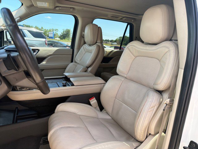 Used 2021 Lincoln Navigator Reserve AWD/4WD image 15