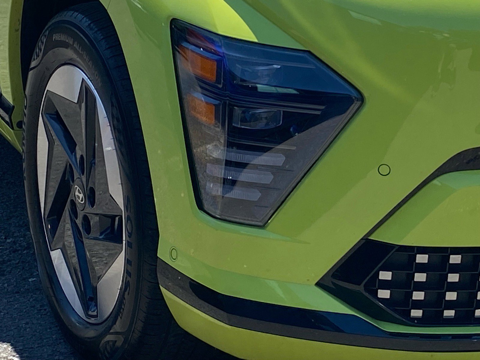Used 2024 Hyundai Kona Limited FWD image 5
