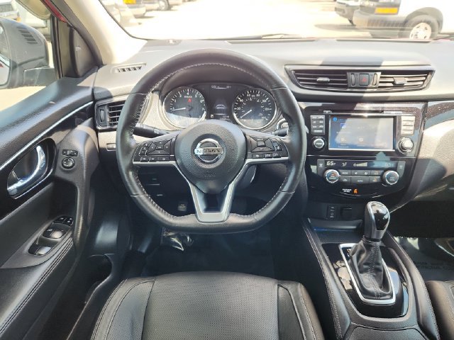 Used 2018 Nissan Rogue Sport SL w/ SL Premium Package FWD image 24