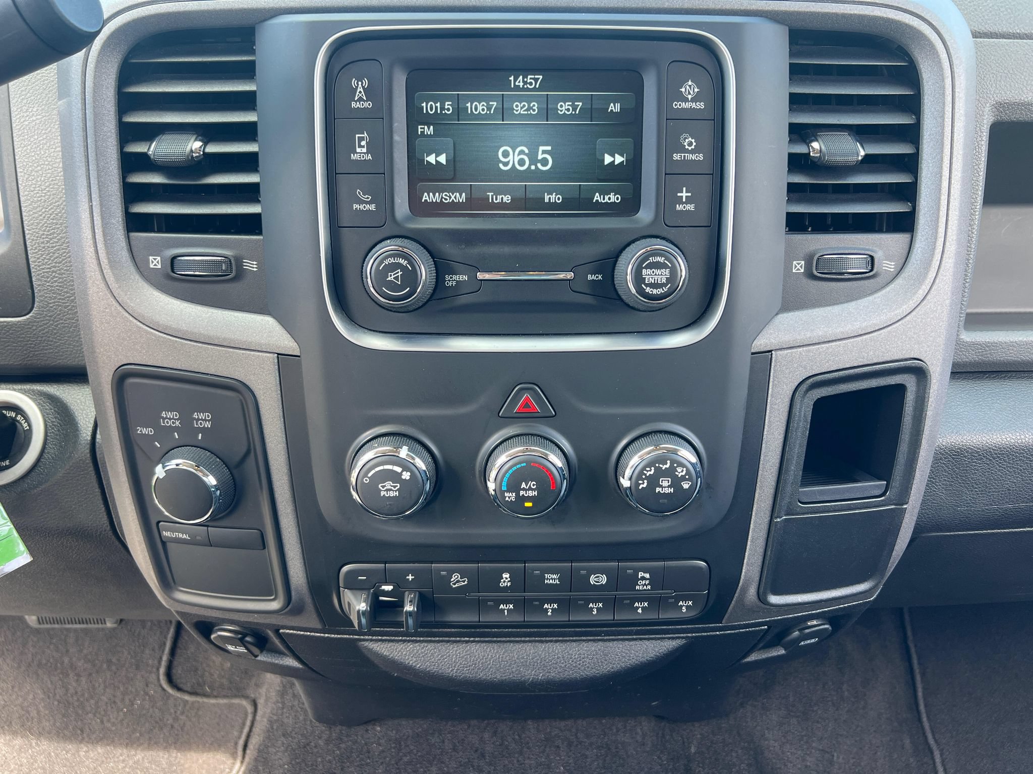 Used 2017 RAM 2500 Tradesman w/ Chrome Appearance Group AWD/4WD image 16