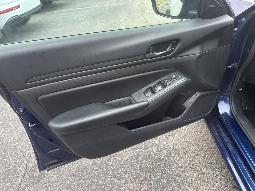 Used 2024 Nissan Altima 2.5 S image 13
