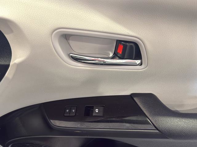 Used 2017 Toyota Prius Three image 38