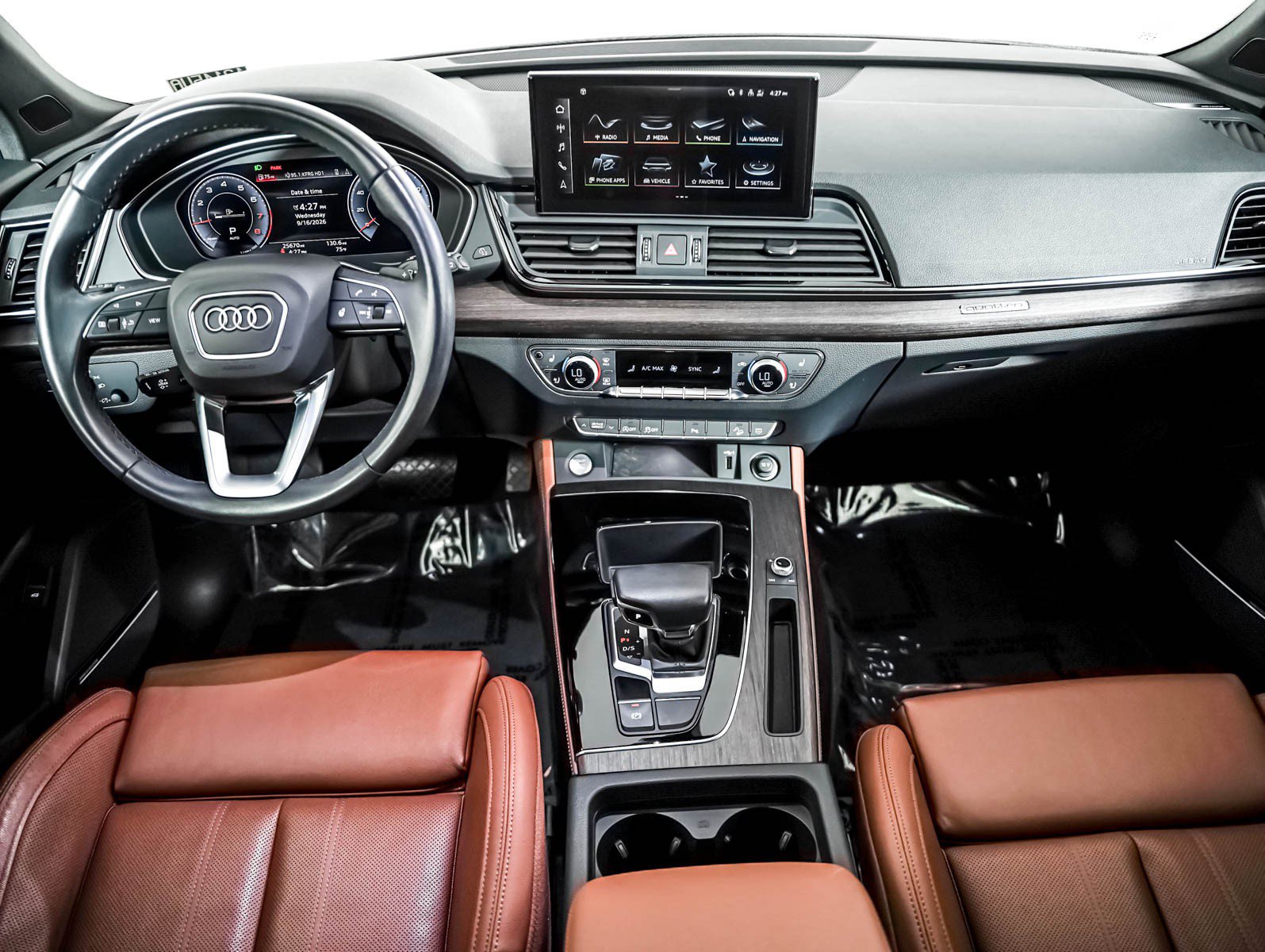 Used 2023 Audi Q5 2.0T Premium Plus w/ Premium Plus Package AWD/4WD image 11